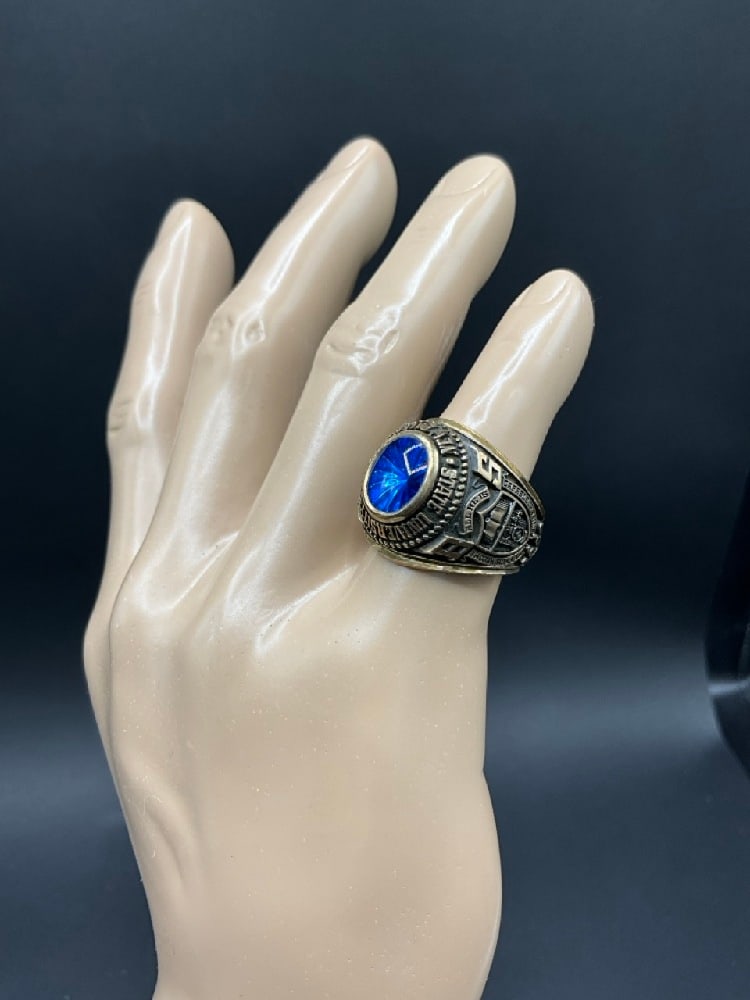 10K Yellow Gold University of New Paltz Class Ring: 10K Yellow Gold University of New Paltz Class Ring. Class of 1973 with Blue Stone. Size 9.5 Total weight: 21.8 grams.