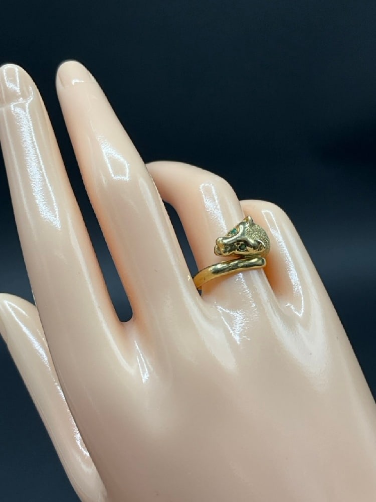 14K Yellow Gold Panther Ring w/ Emerald Eyes: 14K Yellow Gold Panther Ring w/ Emerald Eyes.Signed Beverly Hills Gold. Size 7.Total weight: 5.1 grams.