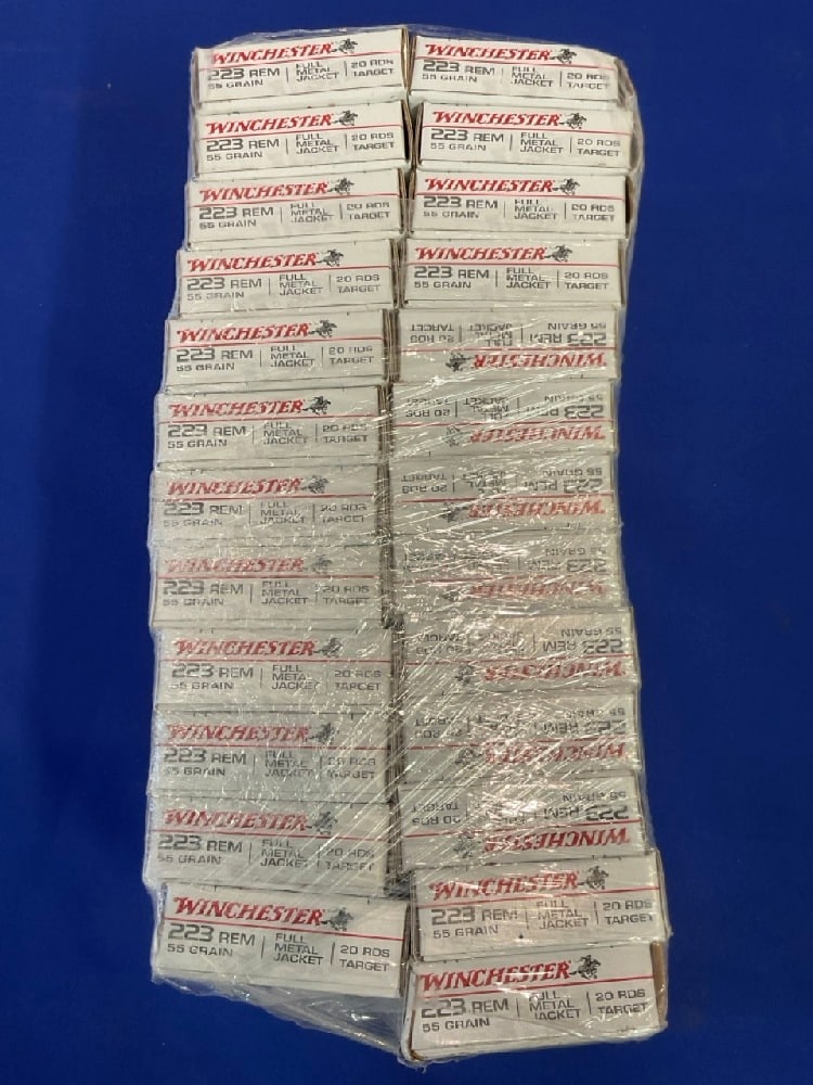 500 Rounds Winchester .223 REM FMJ 55 grain Brass Case: 500 Rounds Winchester .223 REM FMJ 55 grain Brass Case Ammunition.