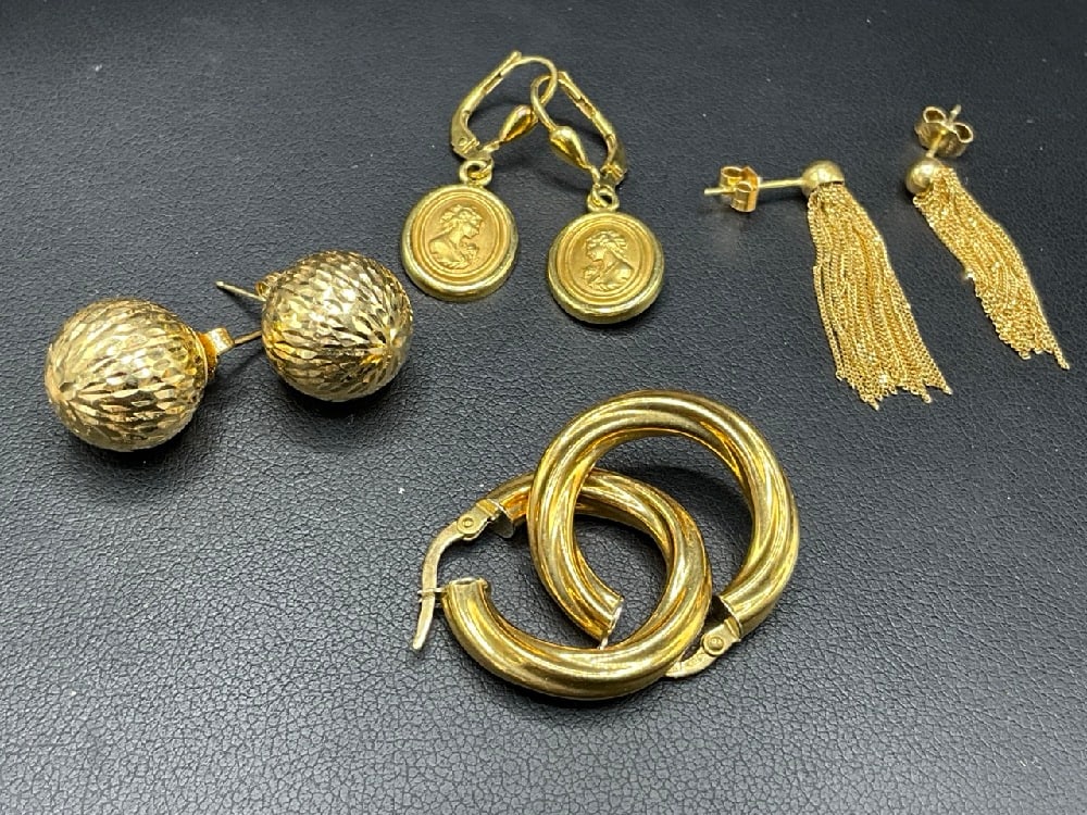 Four (4) Pairs 18K Yellow Gold Earrings (1 of 3)