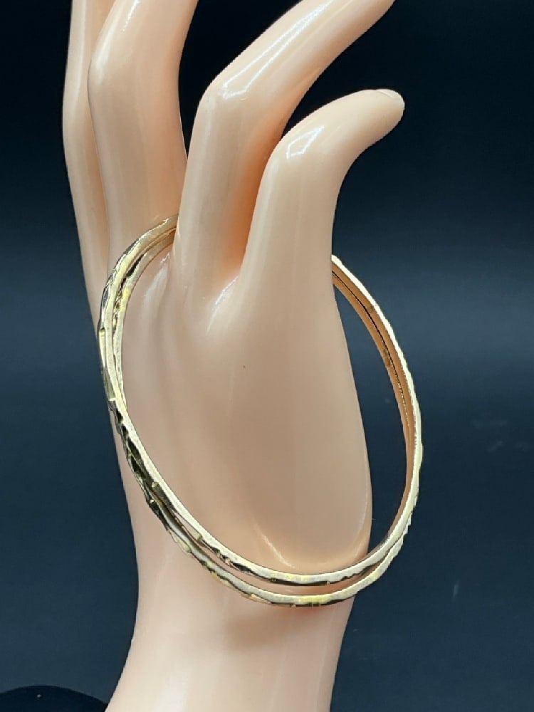 Two (2) 9ct Yellow Gold Solid Bangle Bracelets. - 3