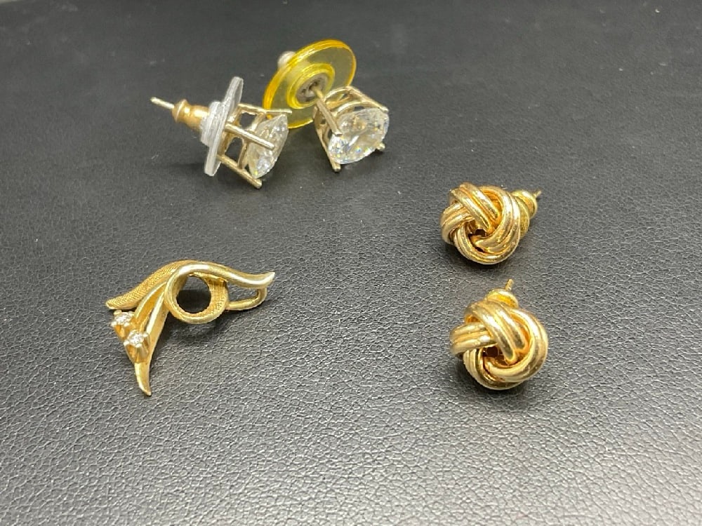 14K Yellow Gold Jewelry Group: 14K Yellow Gold Jewelry Group. Two pairs of earrings and solid slider pendant with diamond.Total weight: 4.3 grams