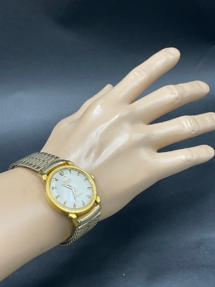 18K Yellow Gold Omega Automatic Seamaster Men's Wristwatch: 18K Yellow Gold Omega Automatic Seamaster Men's Wristwatch.Working condition.Total weight: 70 grams.34mm w/o Crown.36mm w/ Crown.Band is not Gold.