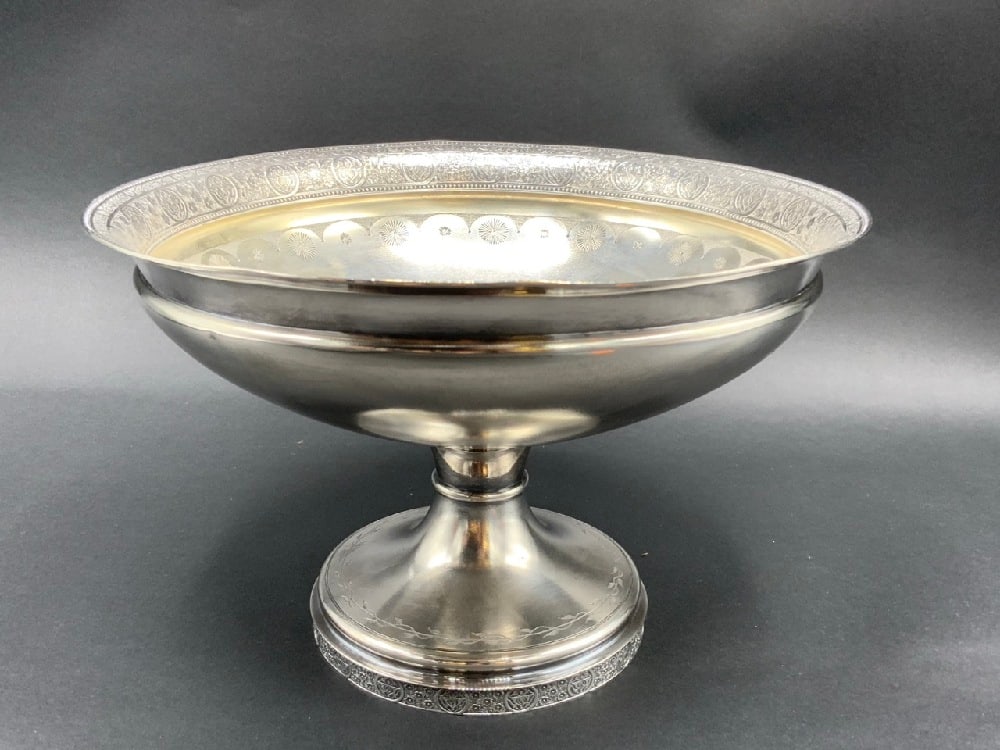 Rare Tiffany & Co Sterling Silver Compote - 454 g/14.59 t oz: Rare Tiffany & Co Sterling Silver Compote - 454 g/14.59 t oz. Dimensions: 5 1/4” x 5 1/4” x 4 1/8