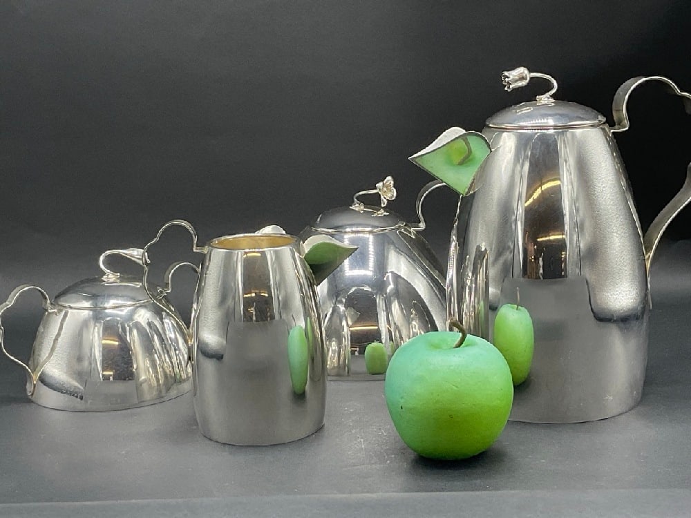 1980's Italian- Sterling Silver Cleto Munari Tea Service 56.72 t oz.: 1980's Italian- Sterling Silver Cleto Munari Tea Service. Four pieces in total. Created c. 1985.Total weight: 1,764 grams or 56.72 troy ounces.Dimensions: 3 3/4” x 4 1/2” , 5” x 3&rd