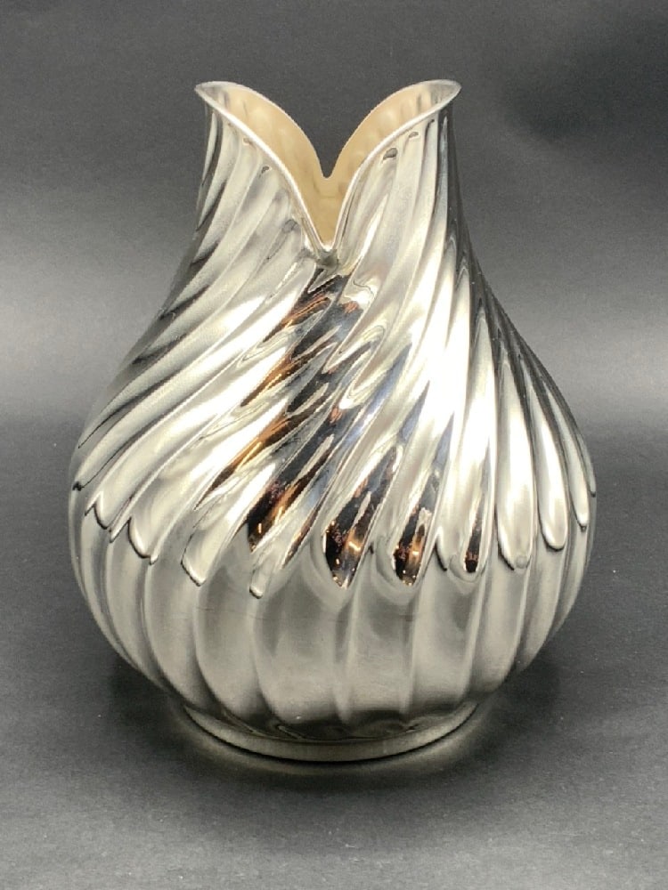 Sterling Silver Buccellatic Style Italian Spiral Vase: Sterling Silver Buccellatic Style Italian Spiral Vase - Total weight: 735 g or 23.63 t oz. Dimensions: 7 1/2” x 6”