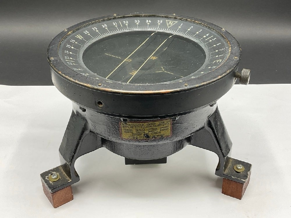 WWII Era Bendix D 12 Aperiodic Master Navigation Compass: WWII Era Bendix D 12 Aperiodic Master Navigation Compass, Used in Aircraft Such As The Boeing B-17 Flying Fortress and the B-24 LiberatorGood Condition, Please See Preview Photographs Dimensions: