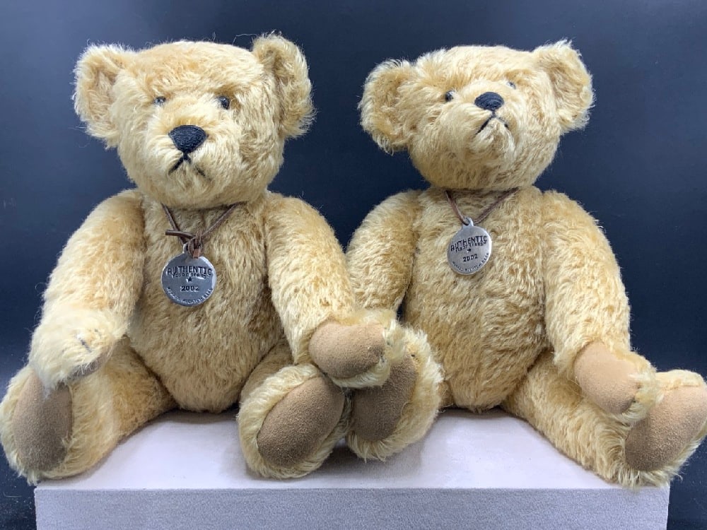 Authentic Teddy Bears 2002 Morris Mitchom Bears (1 of 6)