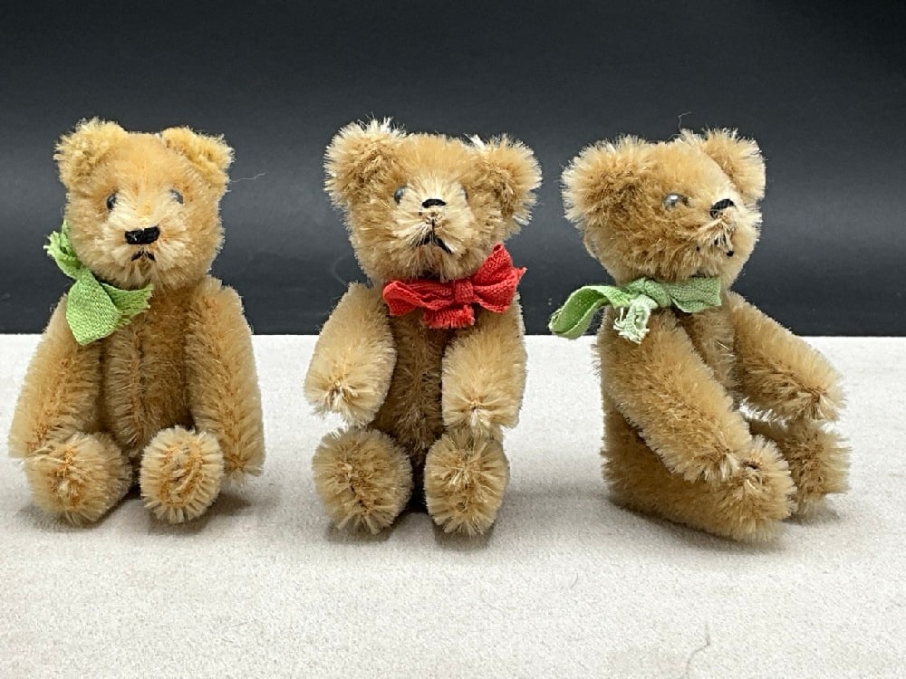 Three Miniature Jointed Mohair Teddy Bears (1 of 5)