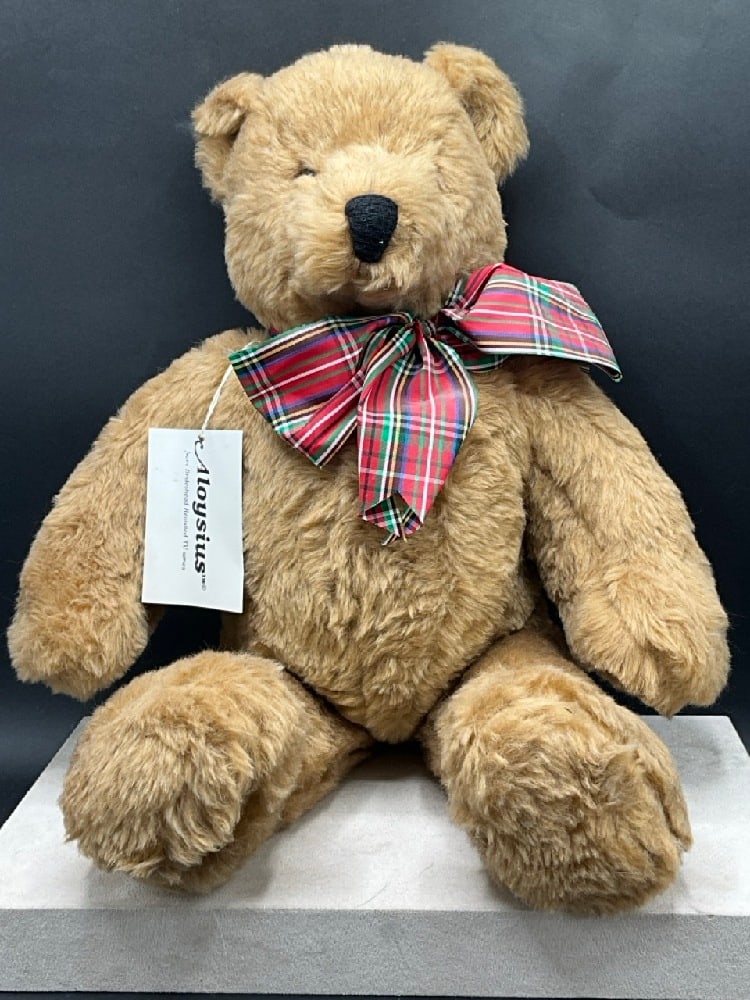 Aloysius North America Teddy Bear: Aloysius North America Teddy Bear.Good Condition, Please See Preview Photographs Dimensions: 23” H