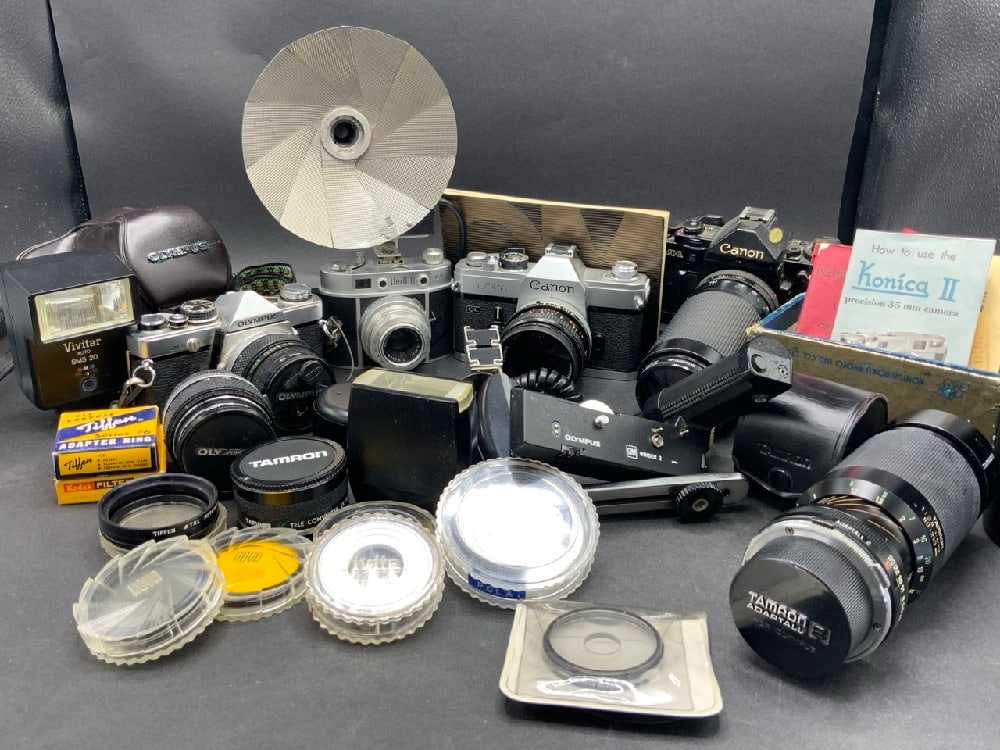 Collection of Vintage Camera Equipment (1 of 14)