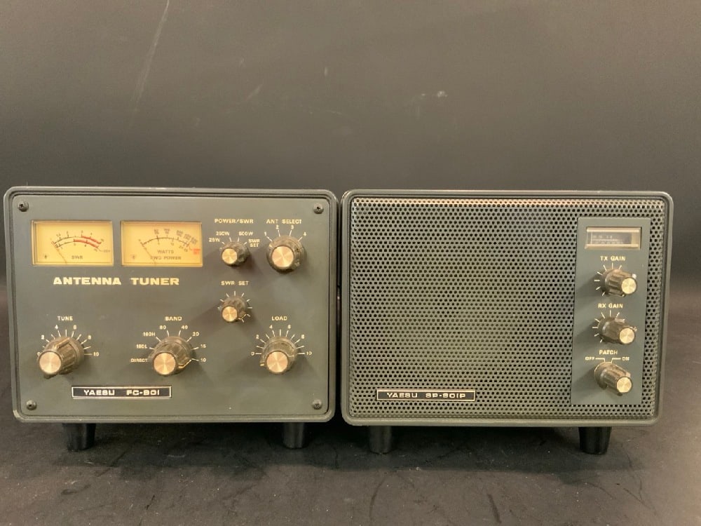 Yaesu FC-901 Antenna Tuner and Yaesu SP-901 P External Speaker (1 of 5)