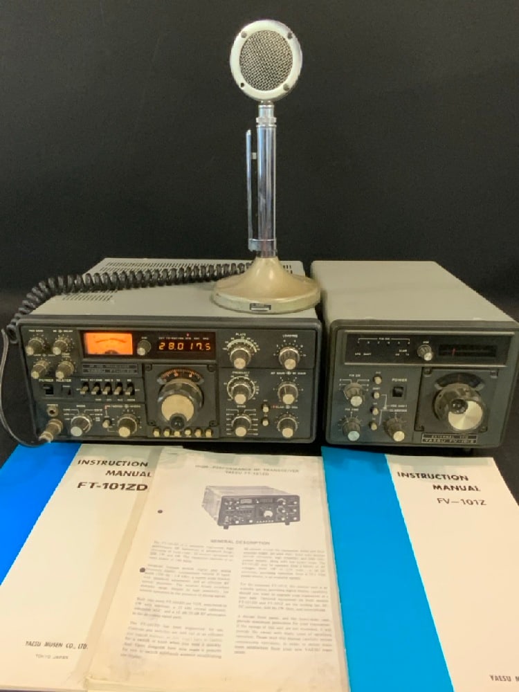 Yaesu FT-101ZD HF SSB Transceiver and External VFO Yaesu FV-101Z: Yaesu FT-101ZD HF SSB Transceiver 1M 290962 and External VFO Yaesu FV-101Z OC 020143 with Manuals Powers On.Dimensions: 13”L x 13” W x 61/2” H Transceiver, 8 1/2” L x