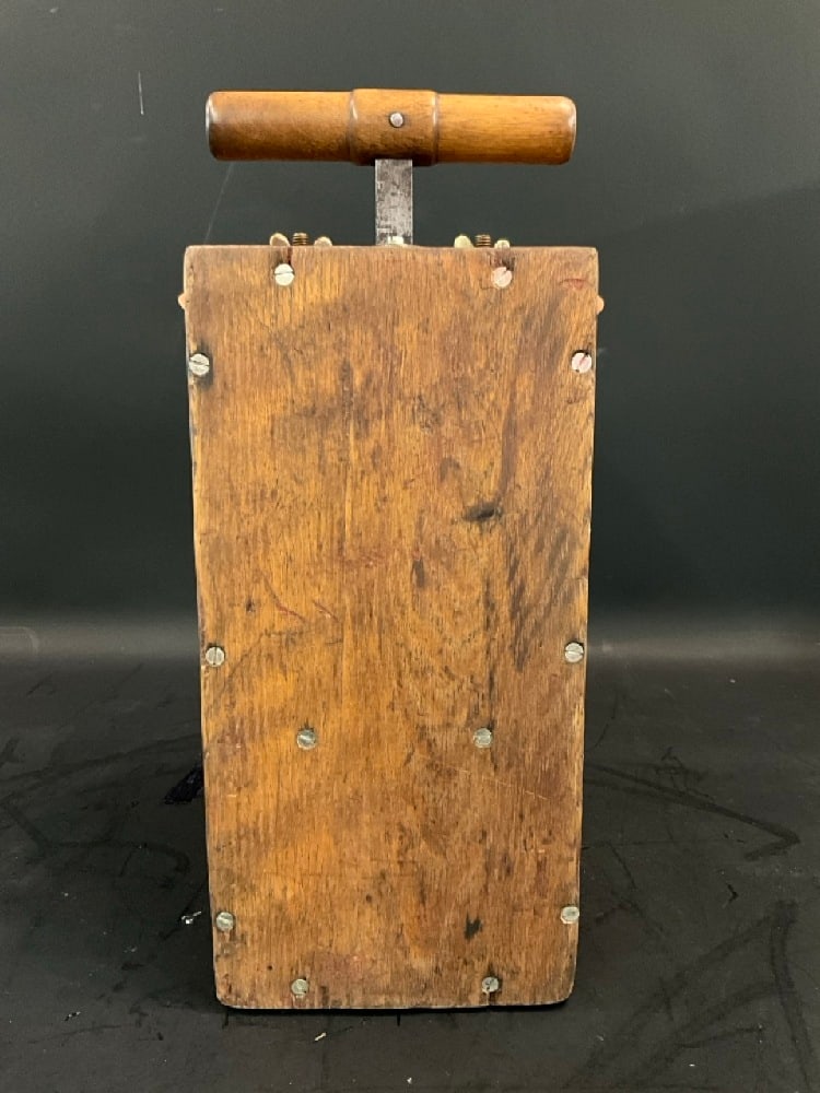 Atlas Blasting Machine No. 350: Atlas Blasting Machine No. 350Dimensions:8” L x 6 1/2”W x 24” H