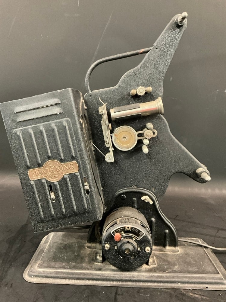 Movie King 8 MM Model S-8 (1 of 7)