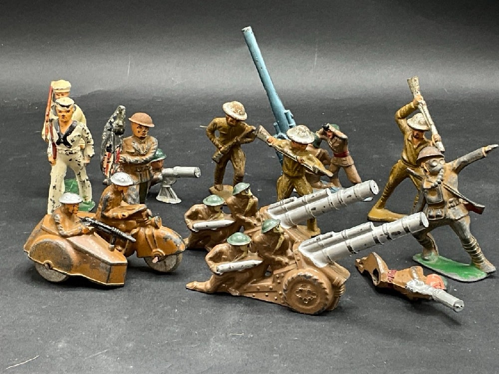 Vintage Military Toy Soldiers Group: Vintage Military Toy Soldiers Group. As seen in photograph preview.