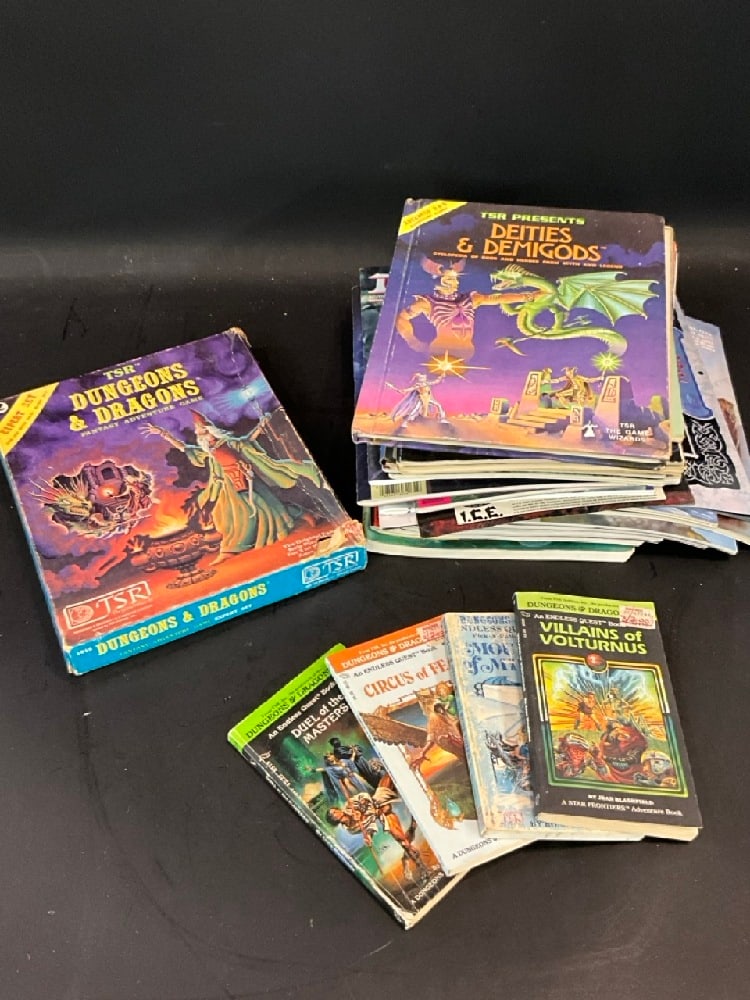 Vintage Dungeons and Dragon Compiled Estate Lot (1 of 6)