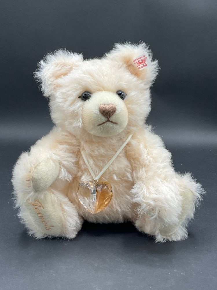 “Jewels?? Steiff and Swarovski Teddy Bear.Good Condition, Please See Photograph Preview.: “Jewels” Steiff and Swarovski Teddy Bear.Good Condition, Please See Photograph Preview. Dimensions: 8” H Seated