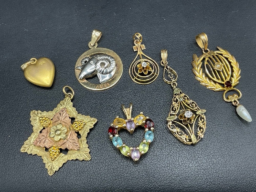 Seven (7) 10K Yellow Gold Jewelry Pendants. Drop pendants, Black Hills Gold 10K and 12K tri-gold, (1 of 6)