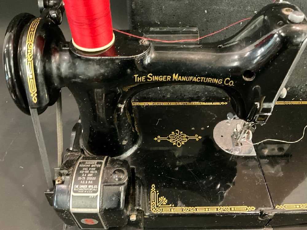 Singer Featherweight Sewing Machine - 3