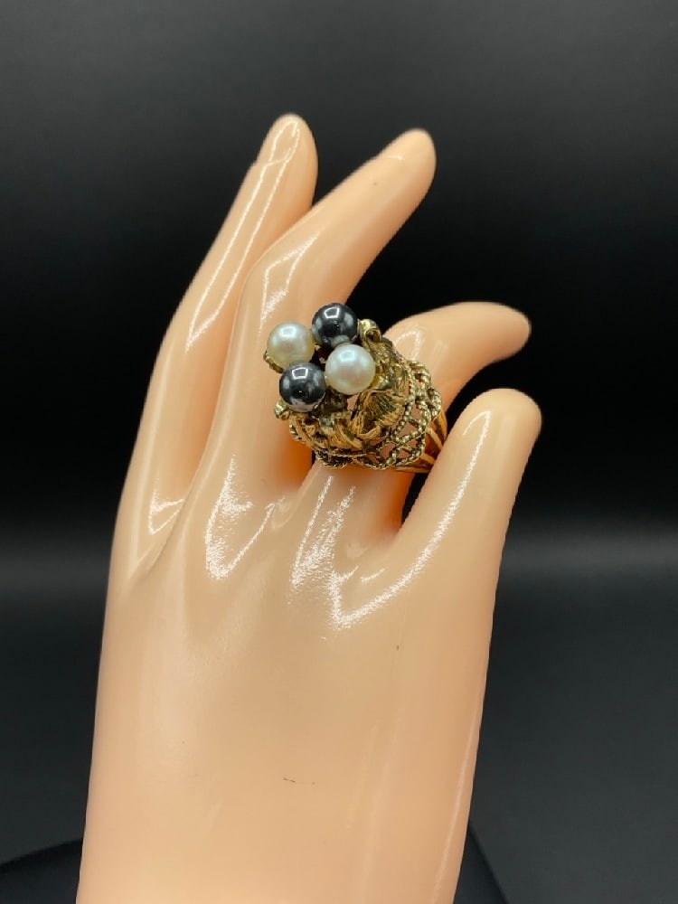 14K Yellow Gold White Pearl and South Seas Black Pearl Cocktail Ring: 14K Yellow Gold White Pearl and South Seas Black Pearl Cocktail Ring. Size 8.Total weight: 15.25 grams.