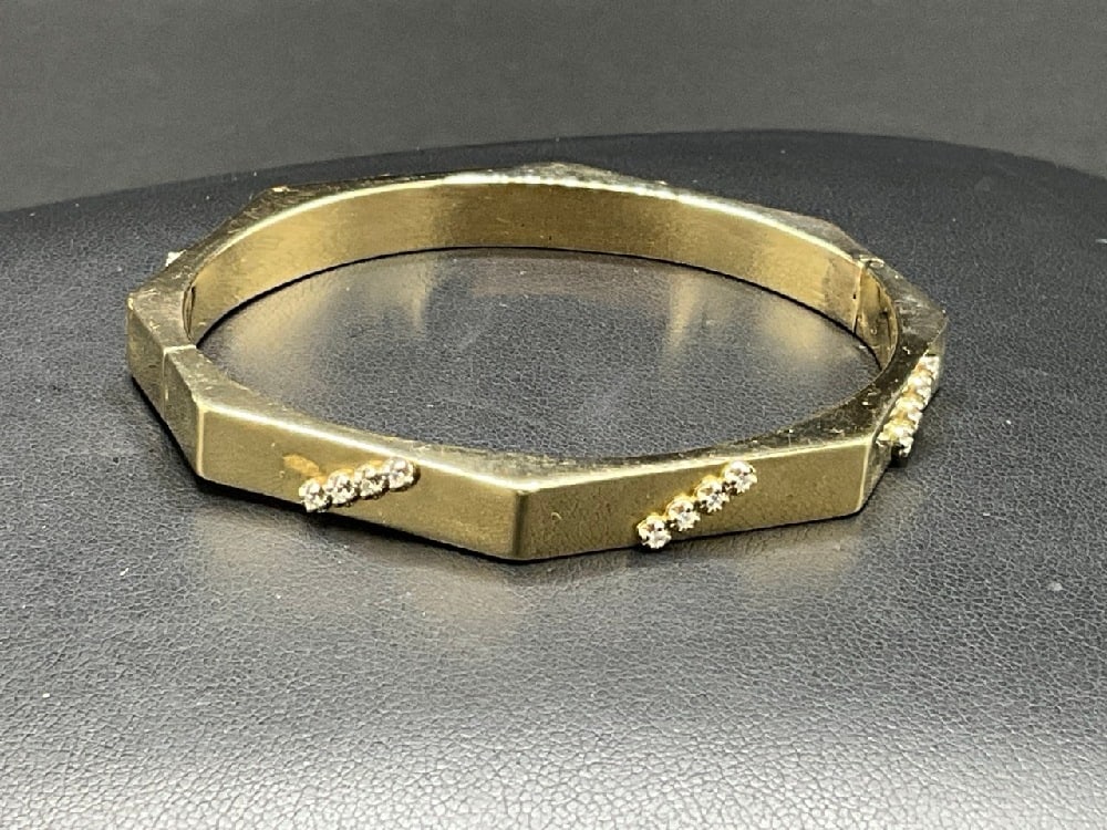 14K Yellow Gold Octagonal Hinged Bangle Bracelet. (1 of 3)