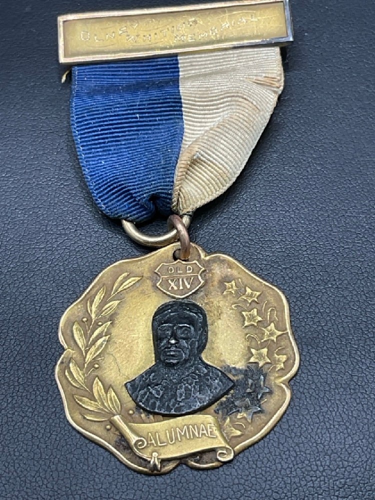 1919 Dated 14K Yellow Gold Olney Whiting Memorial Alumnae Medal: 1919 Dated 14K Yellow Gold Olney Whiting Memorial Alumnae Medal Awarded to Lillian C. Knapp c.1919. Total weight: 15.05 grams.
