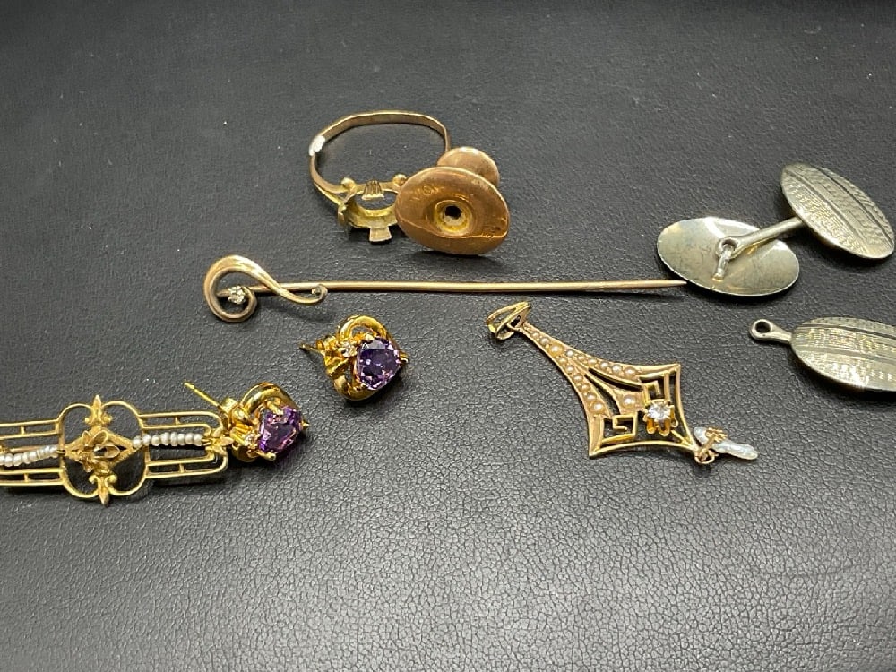 Estate Compiled 10K Yellow Gold Jewelry Group: Estate Compiled 10K Yellow Gold Jewelry Group . White gold cufflink is damaged/missing piece. Total weight: 10.95 grams.