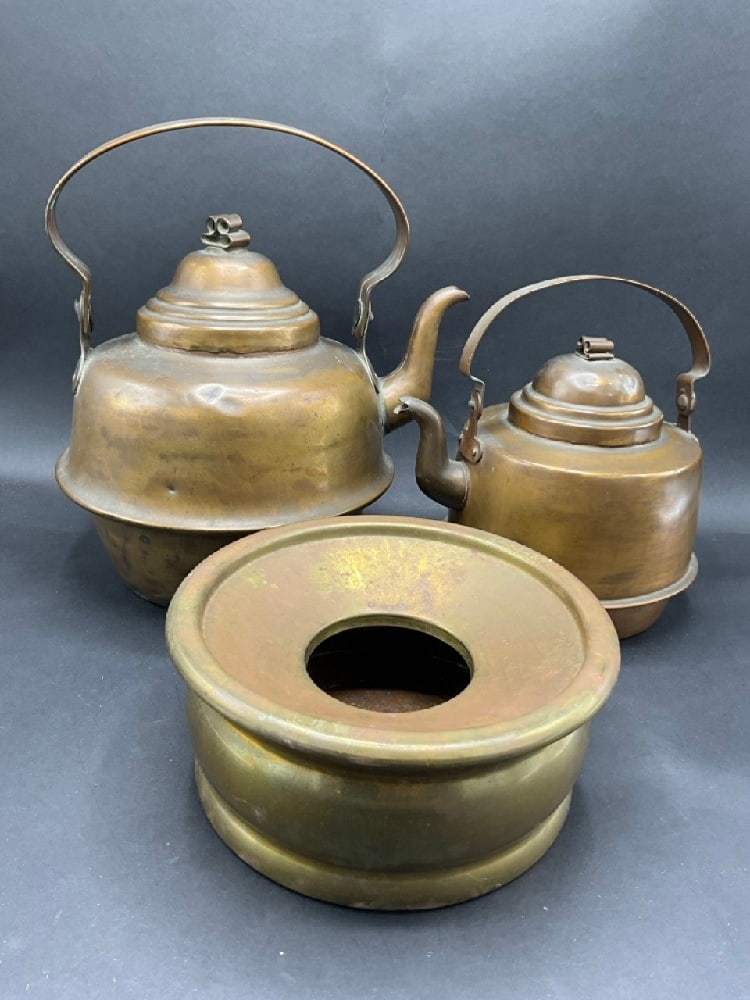 Copper Lot - Spitoon, (4) Liter Kettle , (2) Liter Kettle (1 of 6)