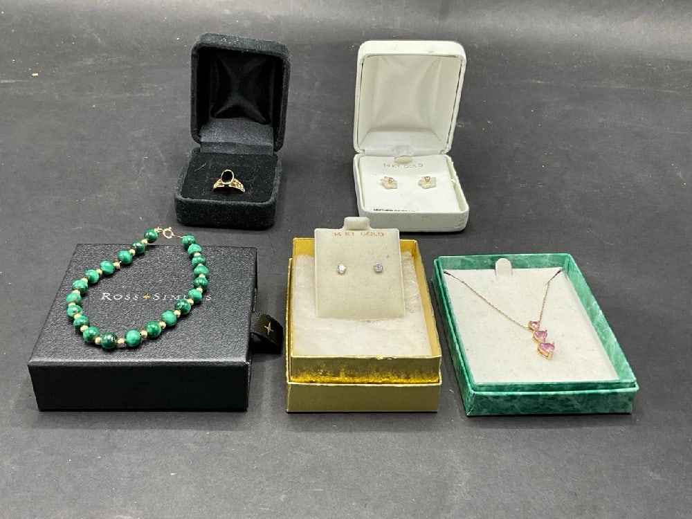 Compiled 10K-14K Gold Jewelry Group: Compiled 10K-14K Gold Jewelry Group 5 pcs Gold Jewelry Grouping Lot. 14K gold earrings, malchite braclelet, 10K gold onyx ring etc. As seen in photograph preview. Total Weight: 13.25 grams