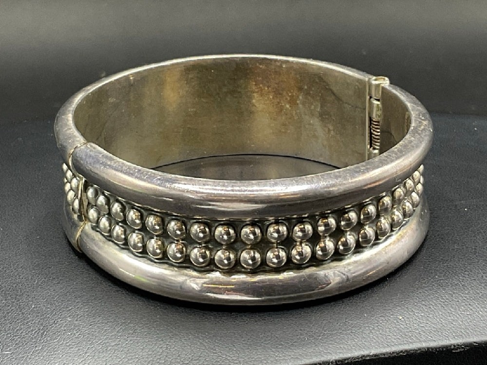 Sterling Silver Mexican Taxco Hinged Clamper Bracelet (1 of 4)