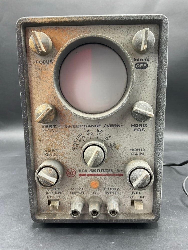 Vintage RCA Institutes 54-45 Oscilloscope (1 of 4)