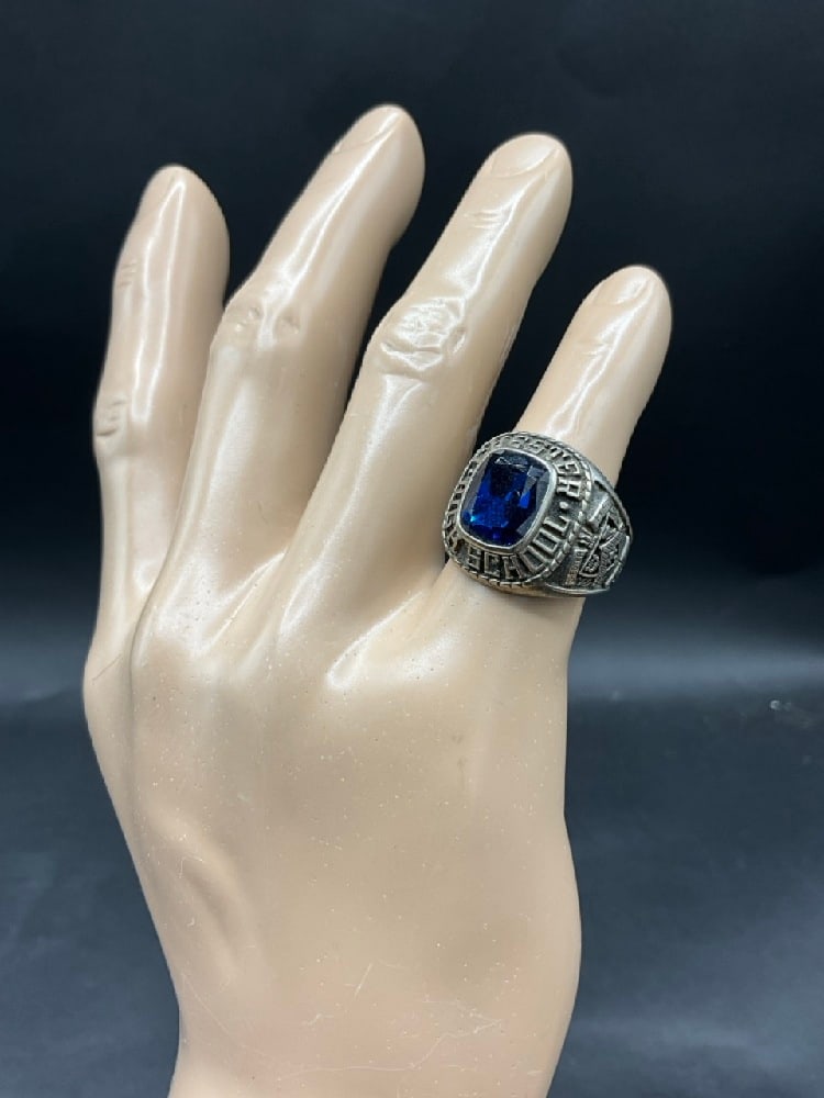 10K White Gold Jostens Class Ring Chester 1975 (1 of 4)