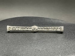 14K White Gold Diamond Bar PinTotal Weight : 3.45 grams.Dimensions: 2 1/2?? L.: 14K White Gold Diamond Bar PinTotal Weight : 3.45 grams.Dimensions: 2 1/2” L.