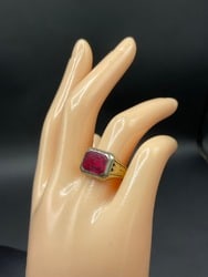 10K Yellow Gold Ruby Ring: 10K Yellow Gold Ruby Ring.Size 8. Total weight: 5.8 grams.