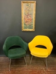 (2) 1960’s Eero Saarinen for Knoll Arm Chairs: (2) 1960’s Eero Saarinen for Knoll Arm Chairs Condition: light stains on arms and cushions. Dimensions: 32” x 27” x 24”
