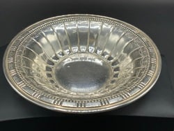 Gorham Sterling Silver Scalloped Edge Bowl (1 of 5)
