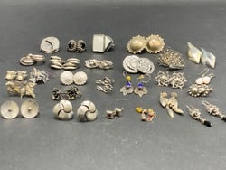 25 Pairs Vintage Compiled Sterling Silver Earrings (1 of 7)