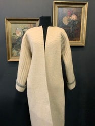 Geoffrey Beene “Ensemble?? Coat: Geoffrey Beene “Ensemble” Coat.Size 8Beautiful! No Noted Stains or Tears