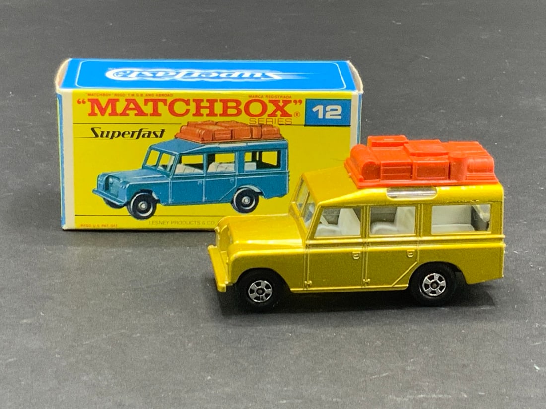 One(1) Vintage Matchbox Superfast Car #12 Safari Land Rover (1 of 4)