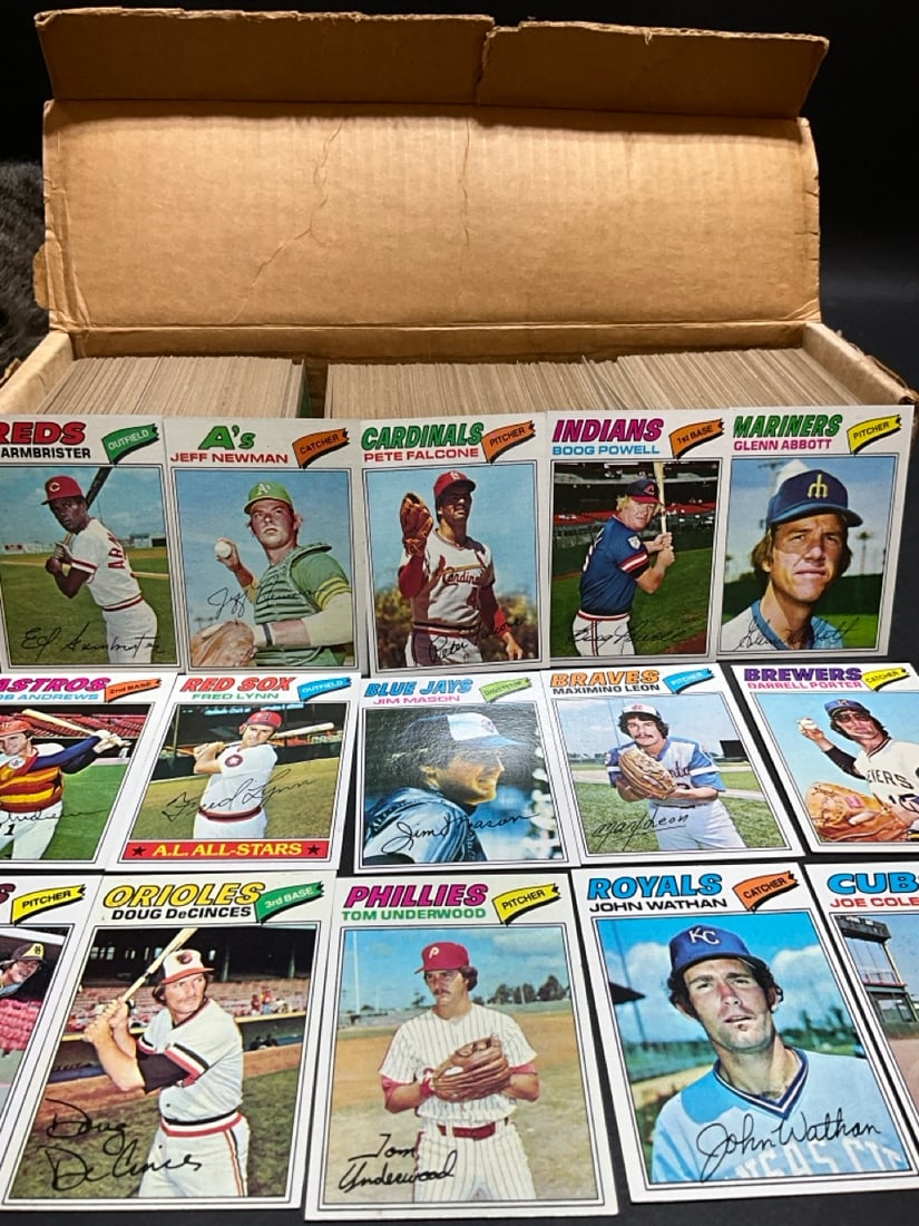 1977 Topps Baseball Cards - 2