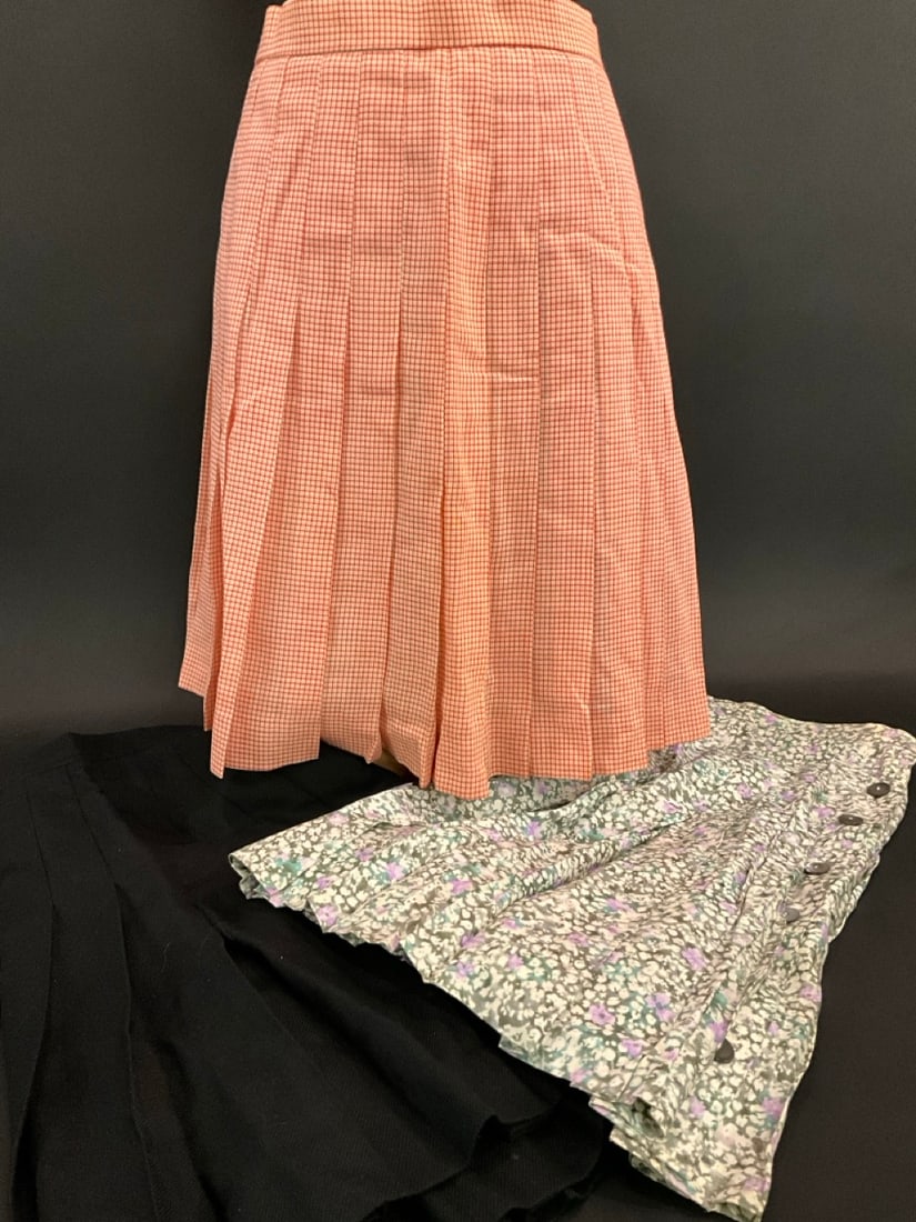 Three (3) Vintage Burberry Pleated Skirts. Size 4 (1 of 6)