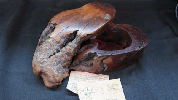 Bruce Bernson Manzanita Burl Box: A Bruce Bernson (Santa Barbara, CA) Manzanita burl box. Original paperwork included. Dimensions: 11.5" X 3" Provenance: Estate of Mr. HJ Gerston.