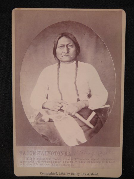 Sitting Bull, Taton Kaiyotonka - Bismark, Dakota: Sitting Bull, Taton Kaiyotonka - Bismark, Dakota Territory: Copyrighted 1882 by Bailey, Dix & Mead Inv.589