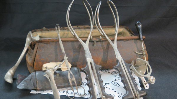 19th Century Medical Bag and Instruments (1 of 6)
