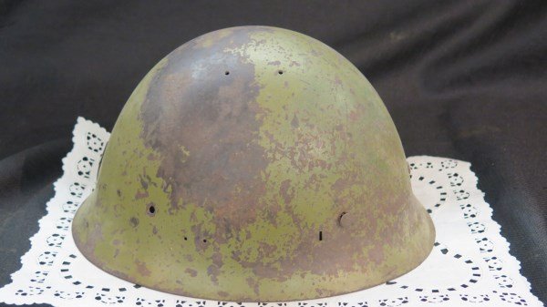 Japanese Type 90 WW2 Helmet (1 of 5)