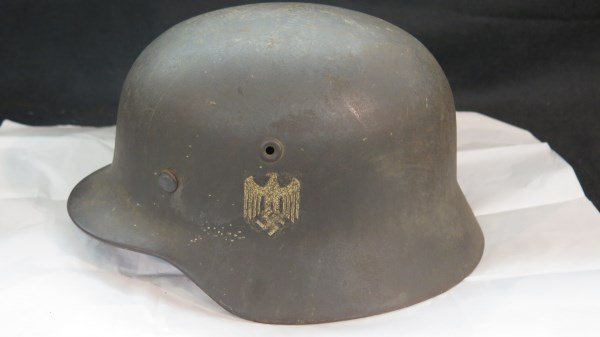 WW2 German M4 Military Helmet (1 of 4)