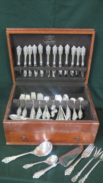 105 pc. Wallace "Baroque" Sterling Silver Service: 105 pc. Wallace "Baroque" Sterling Silver Service - An American sterling silver flatware service, maker's mark of Wallace Silversmiths, Connecticut, early 20th century, in the "Grand Baroque" pattern,