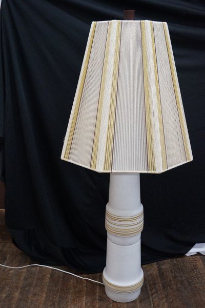 Martz  Marshall Studios Signed Art Pottery Lamp (1 of 8)