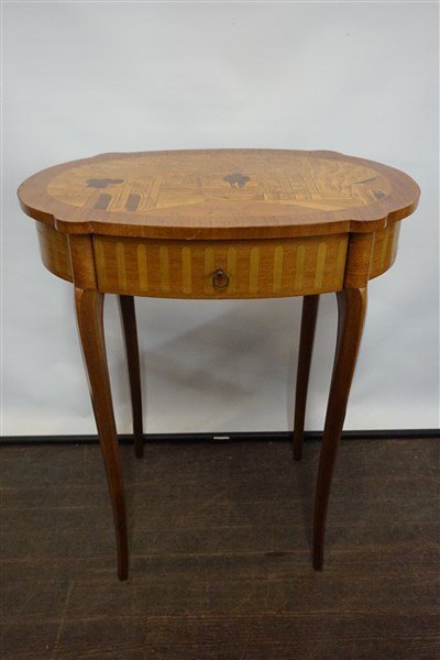 Louis XV Style French Marquetry Single Drawer Table (1 of 6)
